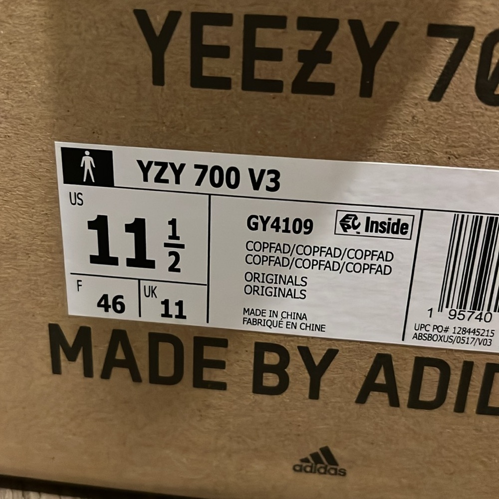 YEEZY 700 V3 size 11.5 men’s - Picture 2 of 8